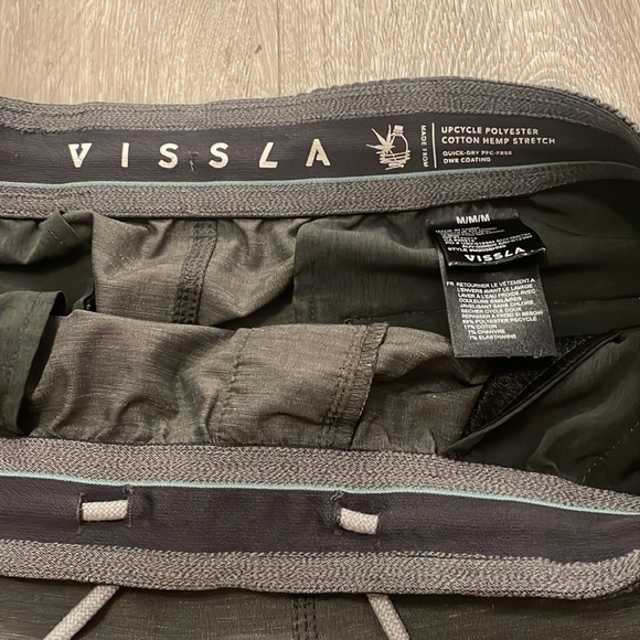 VISSLA - army green swim suit / Gym shorts M - Picture 2 of 4